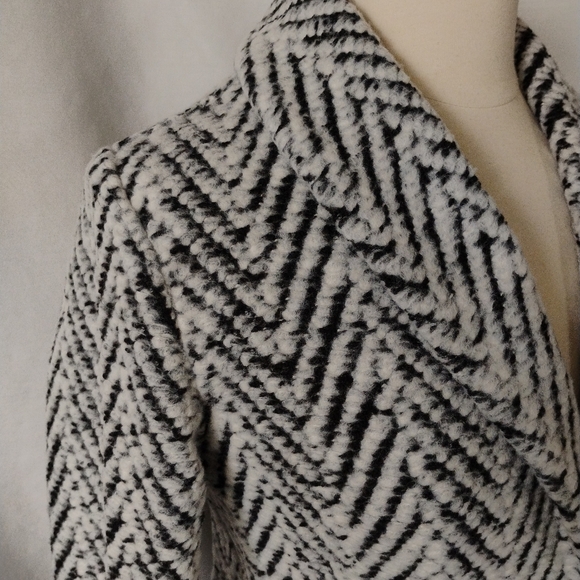 Dynamite Coat Jacket Women's Faux Wool Herring Bone Pattern Black and White - Picture 5 of 16